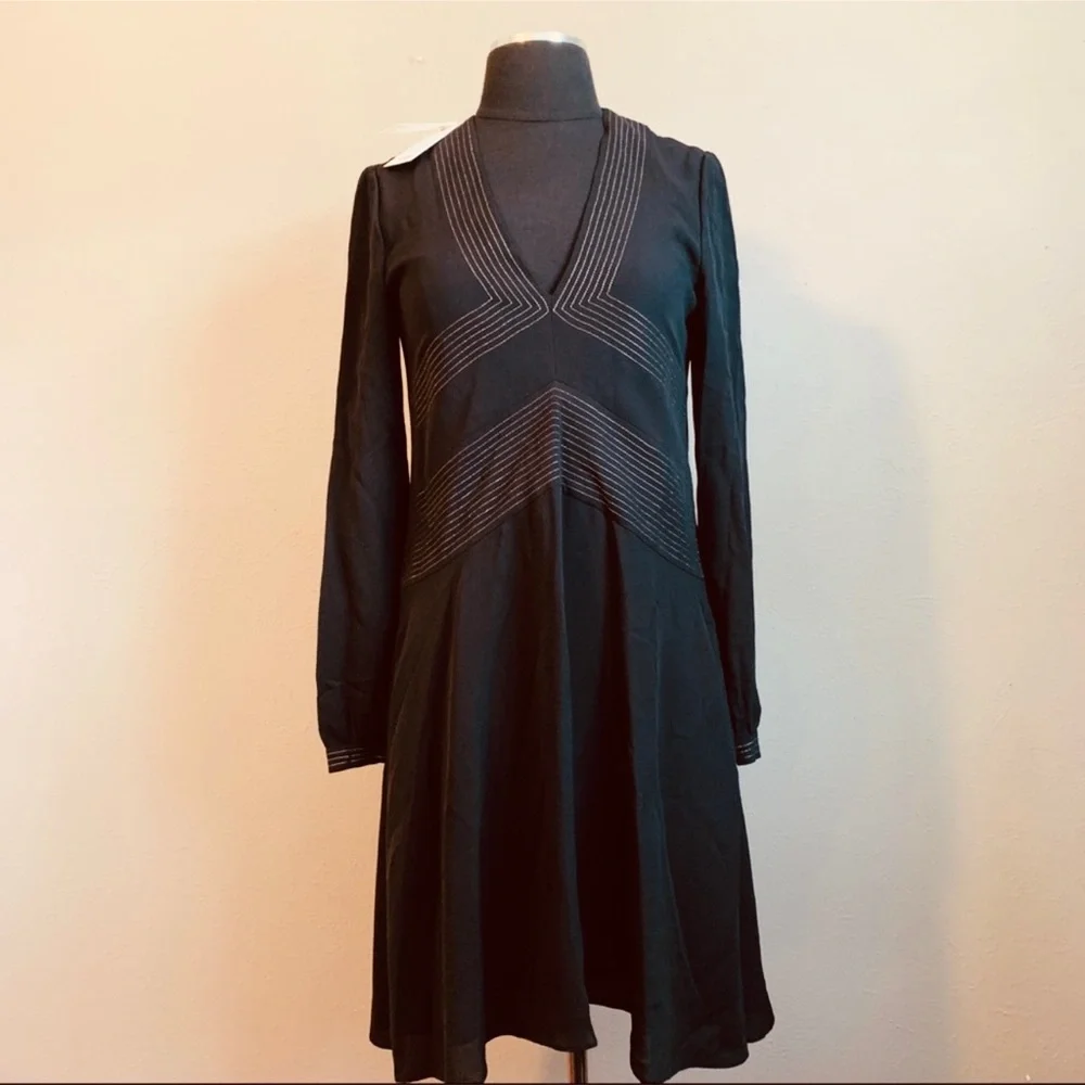 Tory Burch Verenne 100% Silk Embroidered Black V-Neck Dress Sz 2